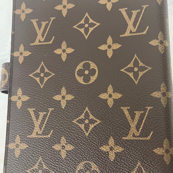 LOUIS VUITTON Brown Monogram Ring Agenda Cover Medium Gold-Tone Hardware - Picture 4 of 14